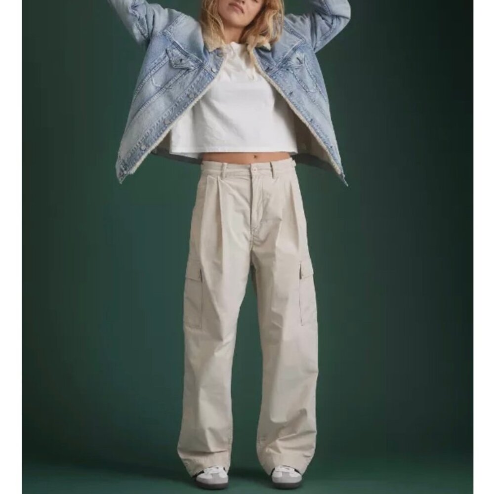 AE77 American Eagle NWT Premium Pleated Cargo Pants Womens Size 6